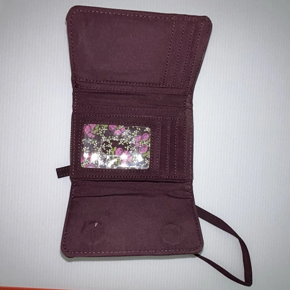 Vera Bradley Rare Wine Quilted Zip Around Wristlet Wallet Floral Interior Y2K - Picture 2 of 8